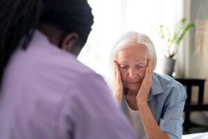 Learn the benefits of a house call dentist vs an office visit for dementia patients in Los Angeles